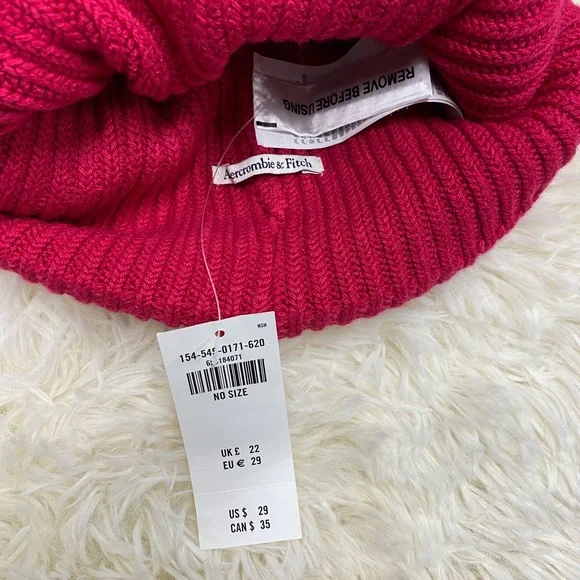 A&F winter toque - Picture 3 of 3